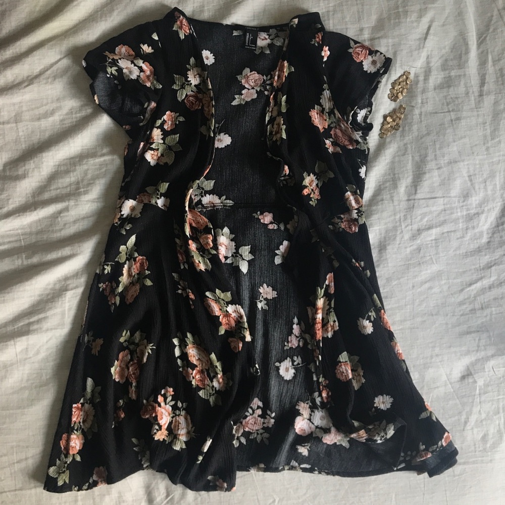 Floral Cardigan - Short Sleeved